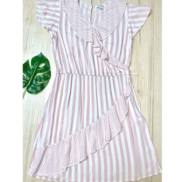 love, Fire Other - 🌸3/$16🌸 cutie girls ruffled dress